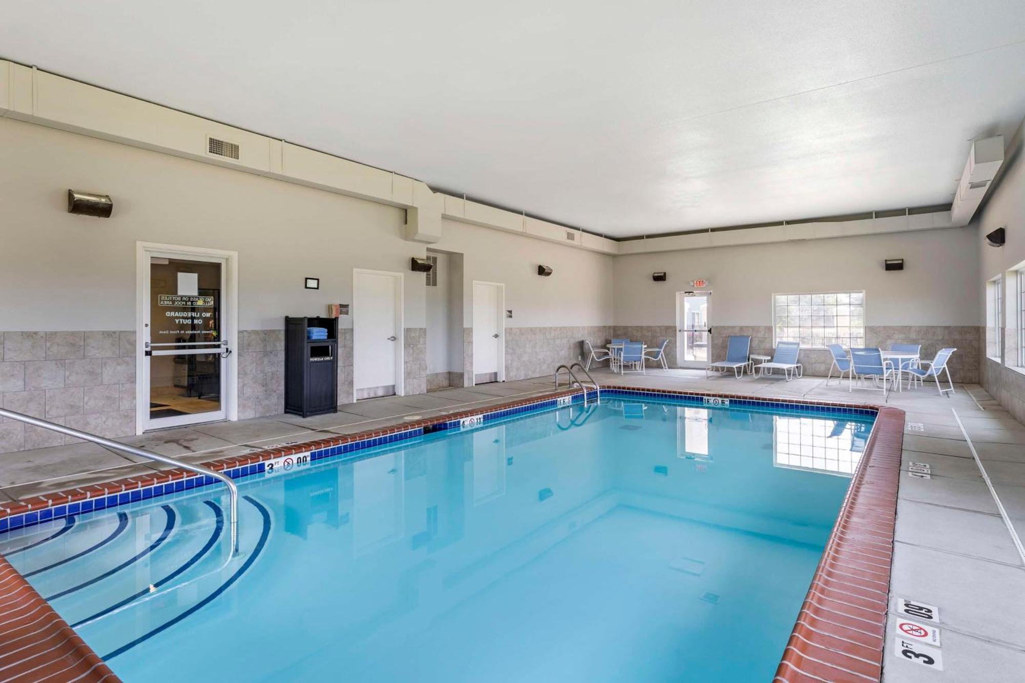 Best Western Plus Midamerica Hotel Mascoutah المظهر الخارجي الصورة